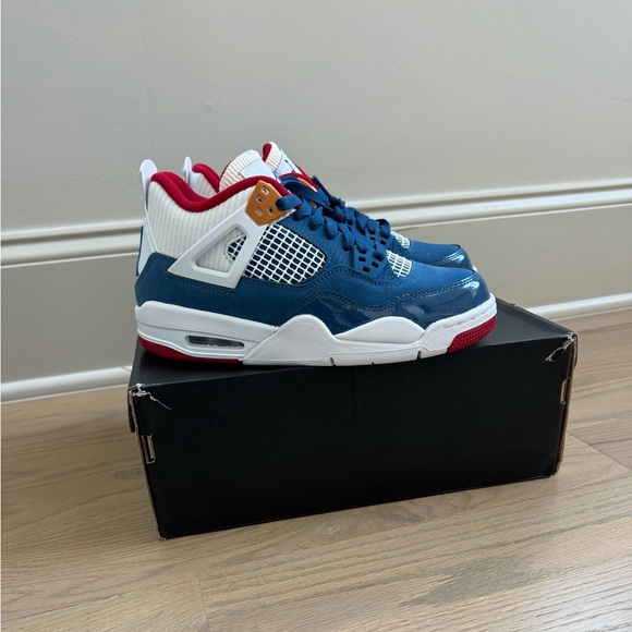 Brand new Grade school Jordan 4 MESSY ROOM w/extra laces and OG BOX - Picture 2 of 11